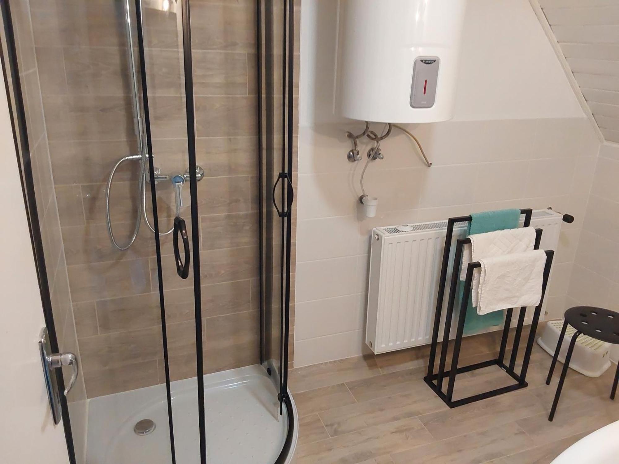 Tuerkiz Apartman - 5 Szobas 13 Fos Apartmanhaz 4Km A Balaton- Balatonszabadi Fürdőtelep Εξωτερικό φωτογραφία